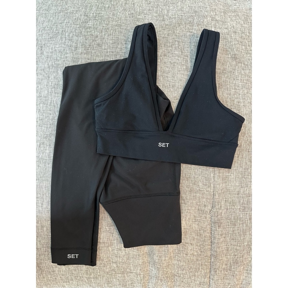 **SOLD** Set active sport body v bra and leggings set